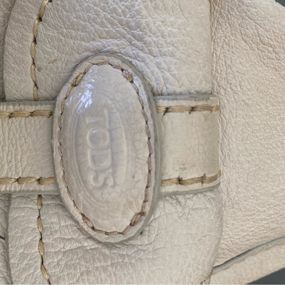 Tod's Cream Leather Hobo Bag with Silver Hardware - Picture 4 of 13